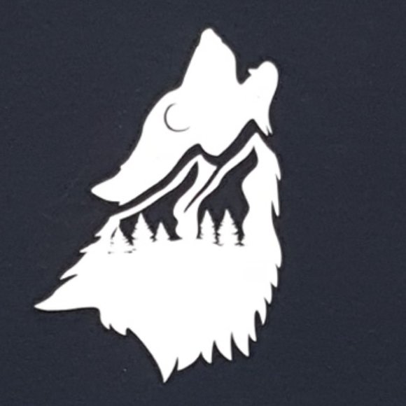 Wolf Howling Print V-Neck T-Shirt - Picture 2 of 6